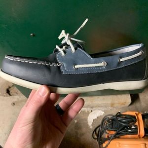 Men’s Sonoma boat shoes size 11